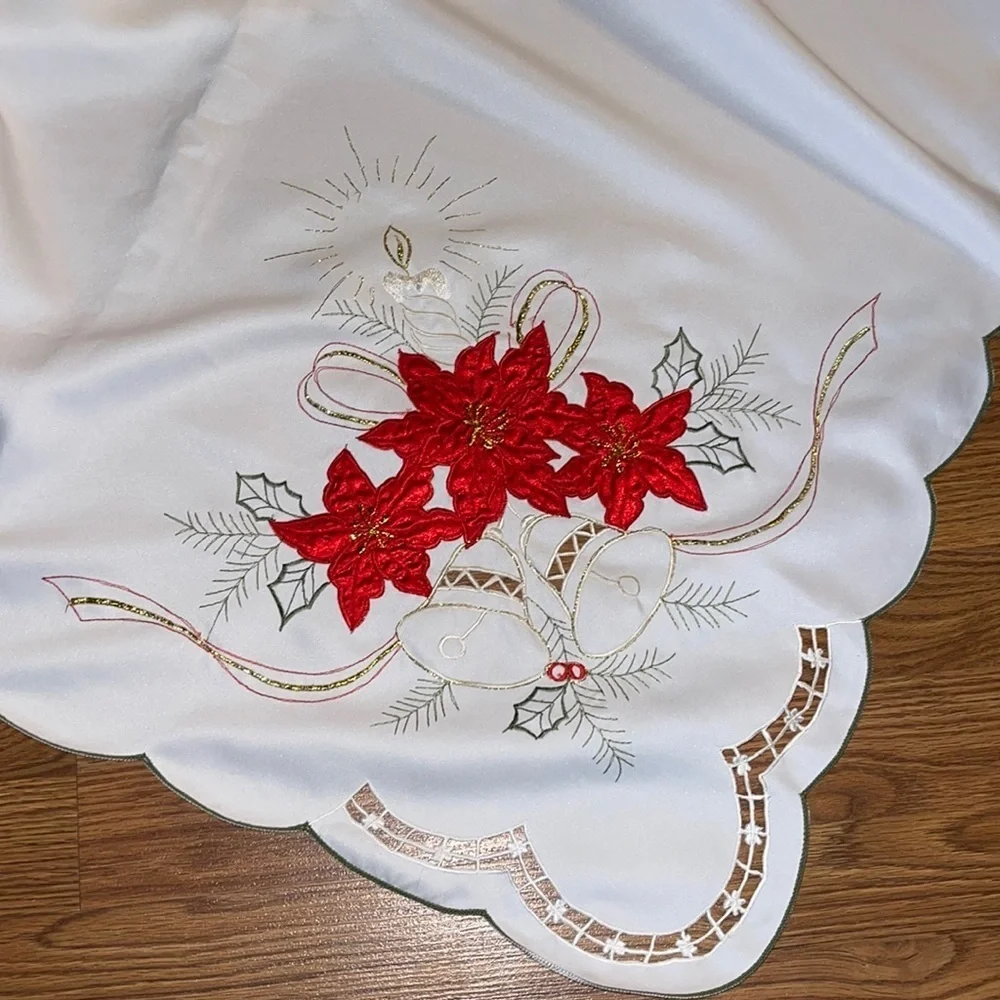 Vintage Poinsettia Dining Tablecloth & Napkin Set Christmas 12 Person Table